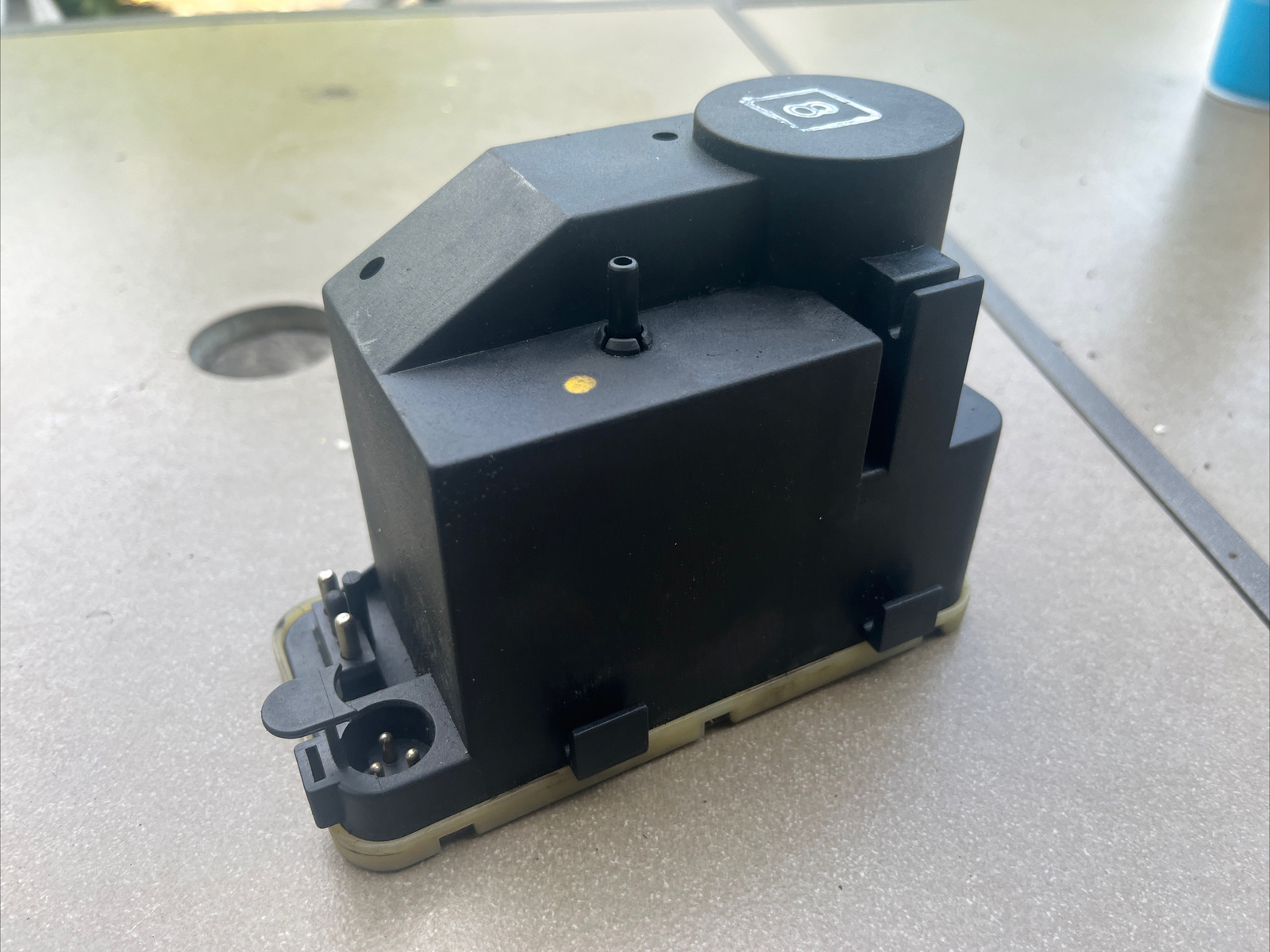 560SL 300E 190E 260E E320 E420 500E 400E 380SL Vacuum pump Door Lock