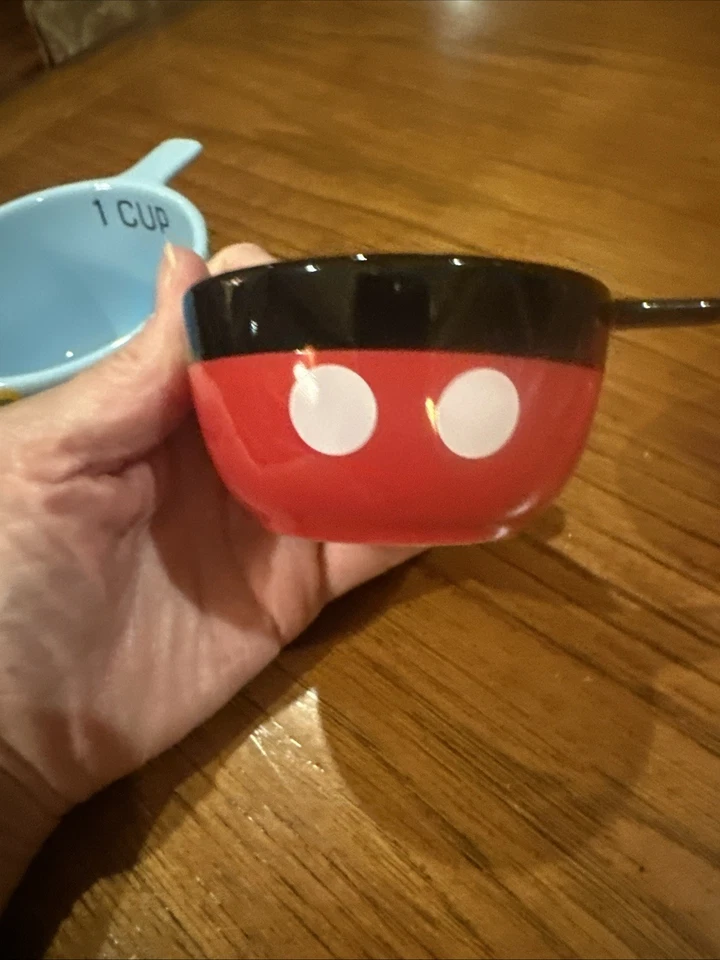 Disney Mousewares Nesting Measuring Cups 4 Piece Set , NWOT — 第 3/4 张图片