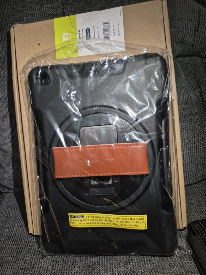 New Trent iPad 9th Generation Case, 8th 7th Black NT602GR - Image 2 of 4