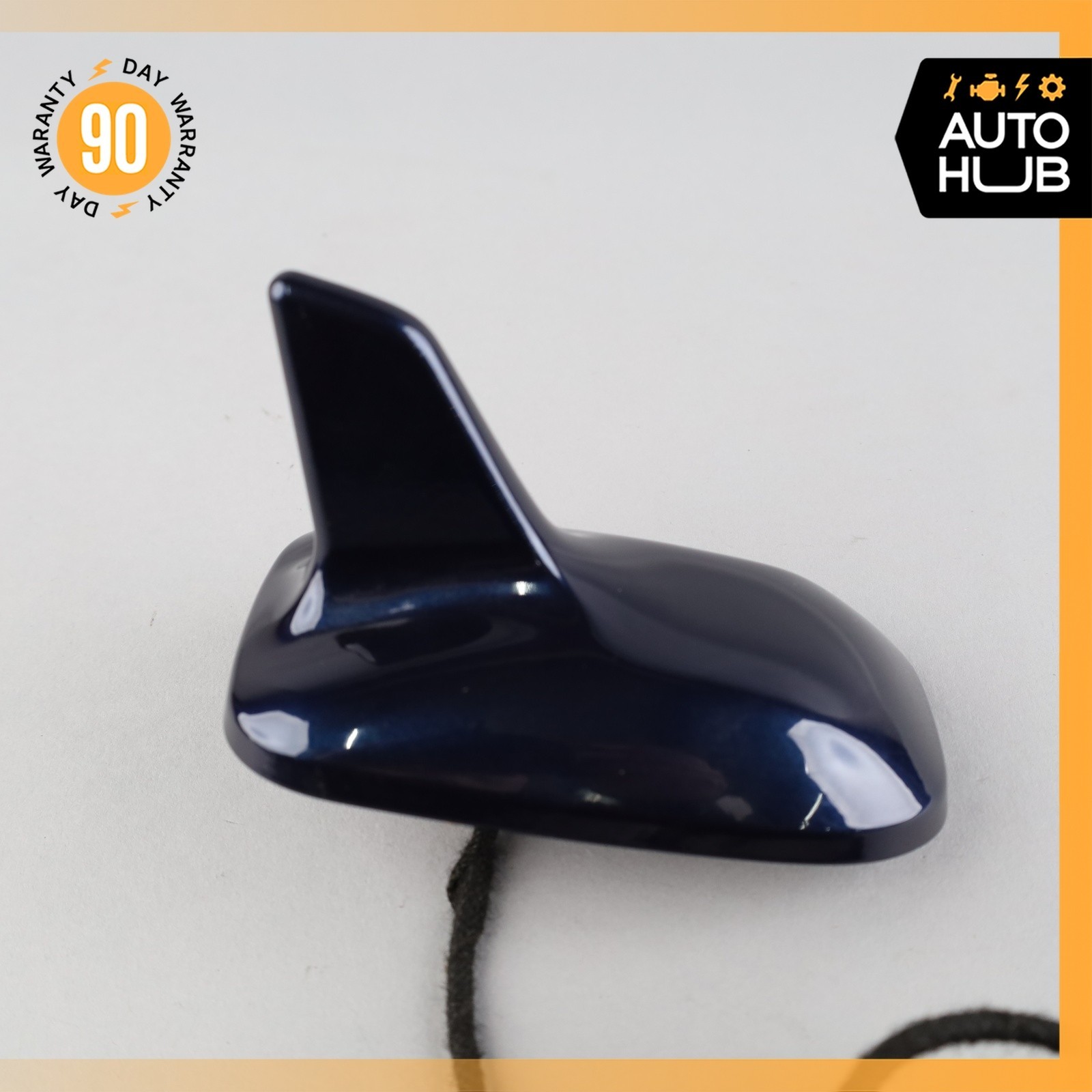 03-18 Maserati Quattroporte M139 Top Roof Shark Fin Radio Antenna GPS OEM 51k