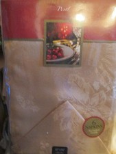 Home Wear Christmas Tablecloth 6 Napkin Set Gold Oblong 60 x 84 NOS