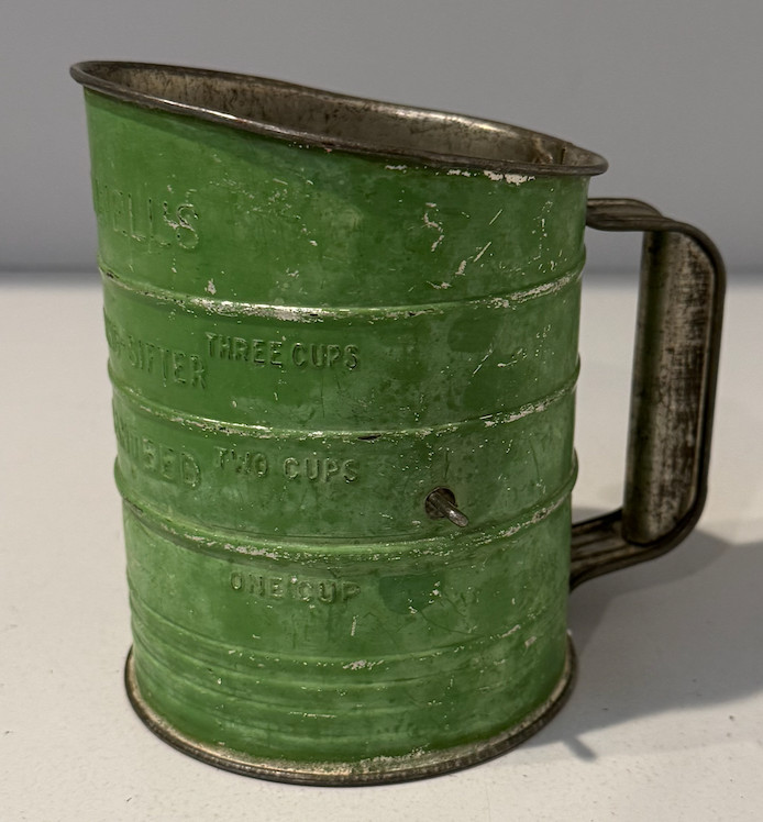 Vintage 1950 Bromwell's 3 Cup Handcrank Measuring Flour Sifter