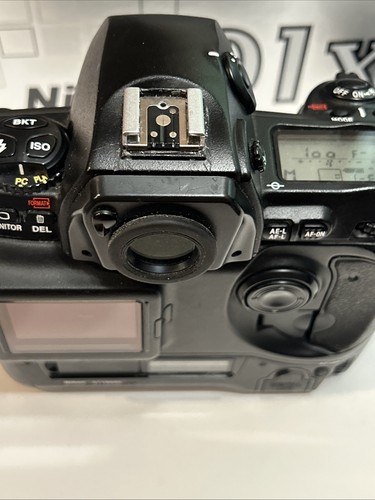 Nikon D1X 5.3MP Digital SLR Camera Metal Body In Box W/ Strap And Battery - Picture 9 of 17