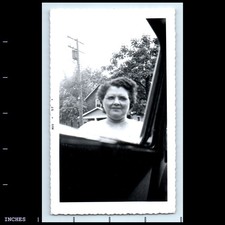 Old Vintage Photo WOMAN GLASSES CLASSIC CAR 1957