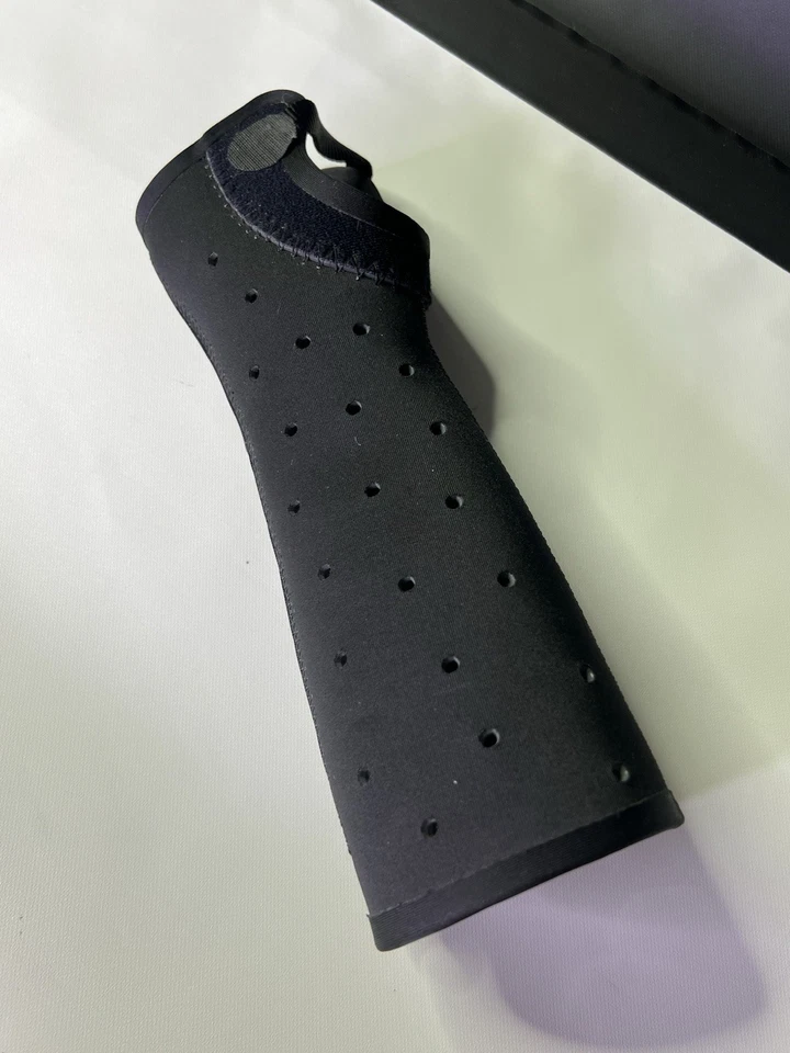 EXOS BOA - Removable Right Wrist Open Thumb Cast Brace - - Image 3 of 4