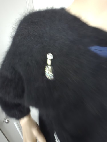 Stunningly Beautiful Ladies Luxurious Angora Jumper With Stylish Shapes. - Picture 11 of 11