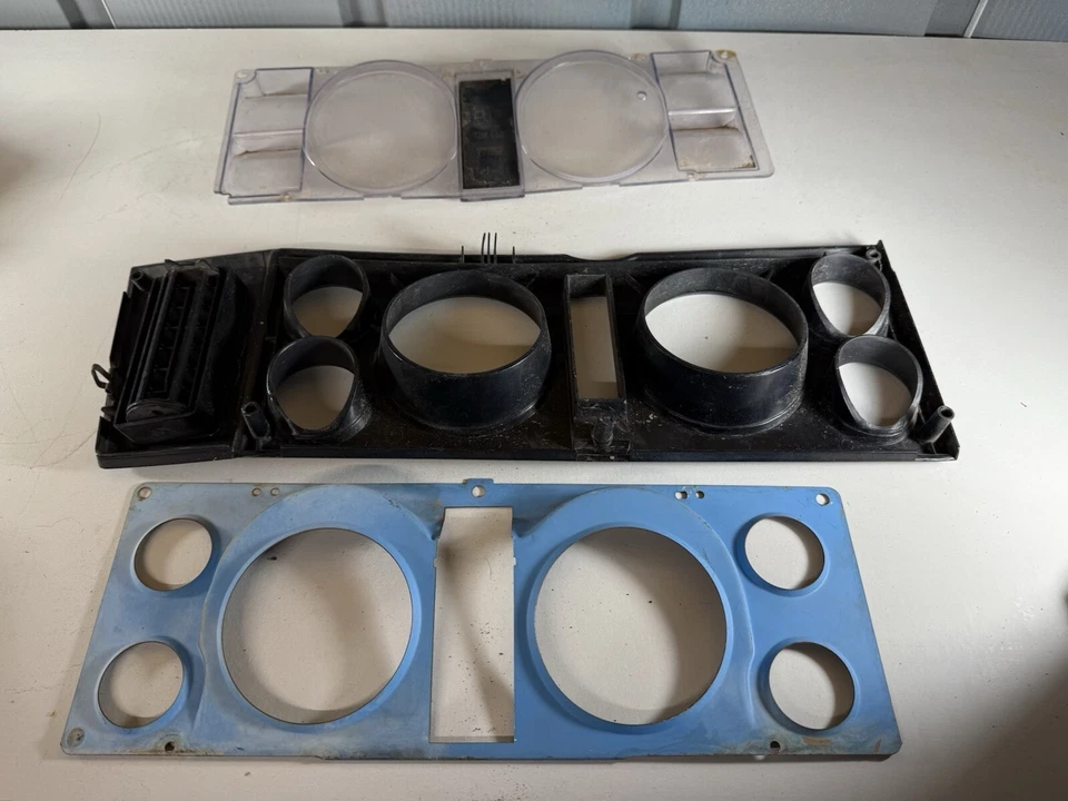 dash bezel for a 1982-1985 Chevrolet S10 or GMC S15 pickup truck, Blazer - Image 4 of 4