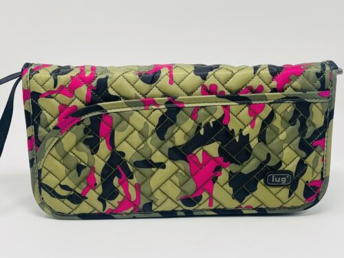 Lug Tango Passport Travel RFID Wallet Organizer PINK Camo Quilted Wristlet NWOT - Picture 1 of 7