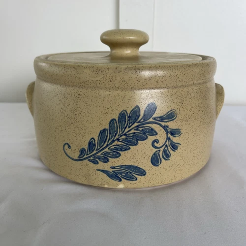 Vtg McCoy Covered Dish Bean Pot Warm Tortillas Bluefield Leaf Pattern