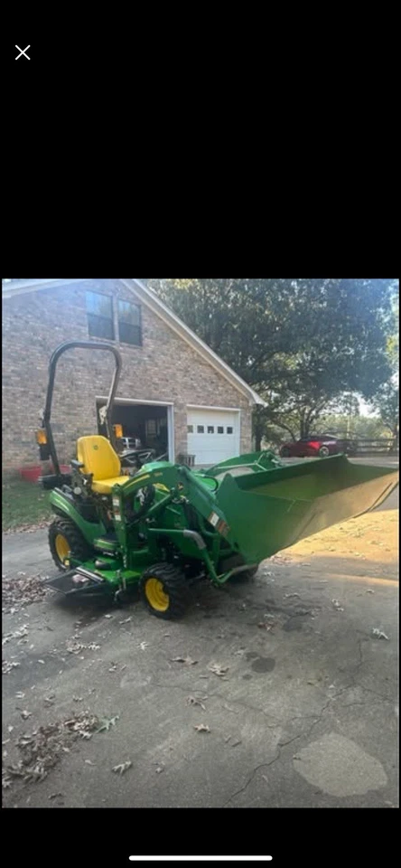 John Deere 1025r 2023, cuchilla de corte 60D y cargador frontal.  ¡Solo 61 horas! Foto 2 de 4