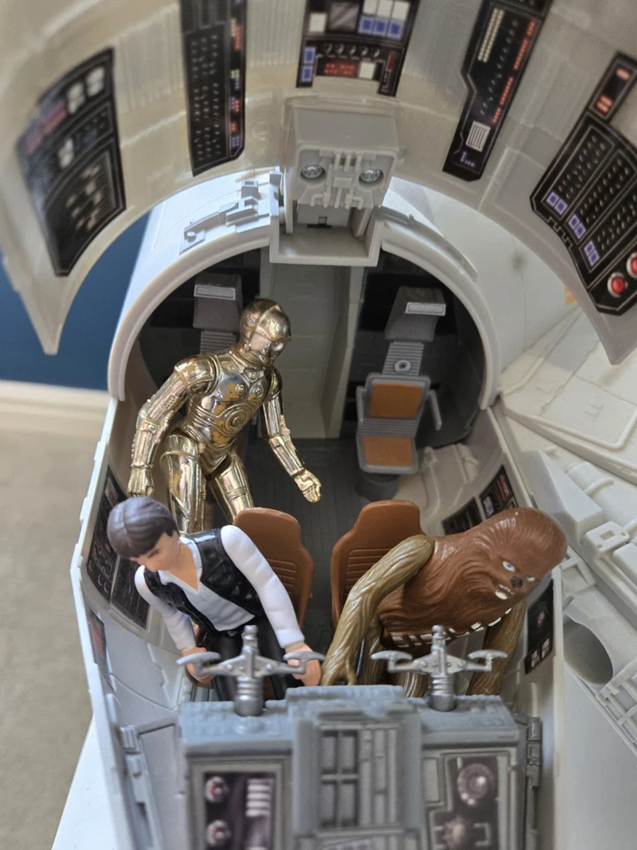 Star Wars Legacy Collection Millennium Falcon - Image 3 of 4