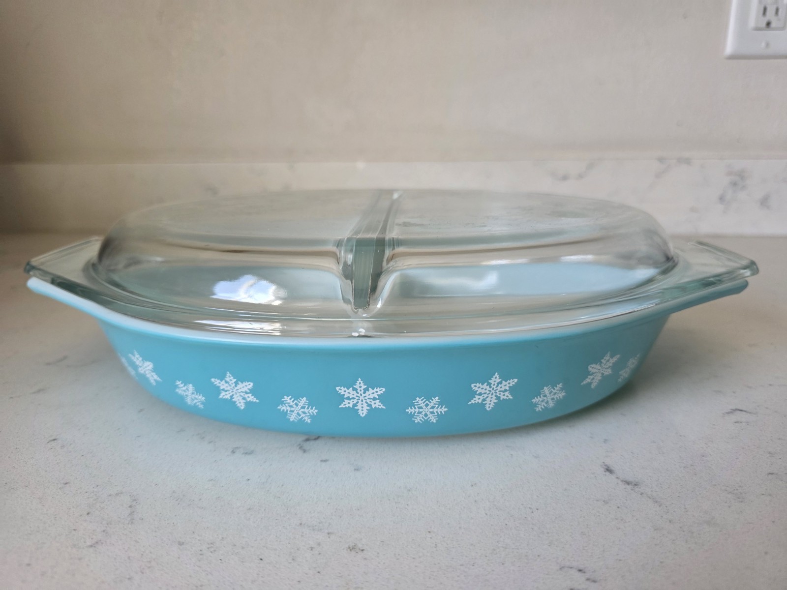 Vintage MCM Pyrex Turquoise Snowflake 1-1/2 Qt Divided Casserole Dish W/Lid Mint