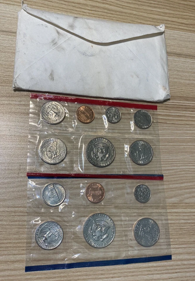 US Mint 1981 Uncirculated Coin Set Denver & Philadelphia OGP - Image 2 of 2