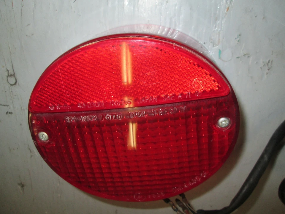 老式川崎三尾灯/尾灯组件 23024-026-21 — 第 4/4 张图片