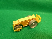TOMY TOMICA No. 61 ROAD ROLLER S= 1:77 Yellow #9  JAPAN