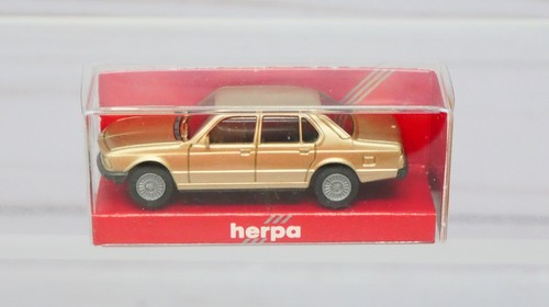 Herpa 3027, BMW 745i sedán de 4 puertas, dorado metálico, escala 1/87 HO | Zustand: New