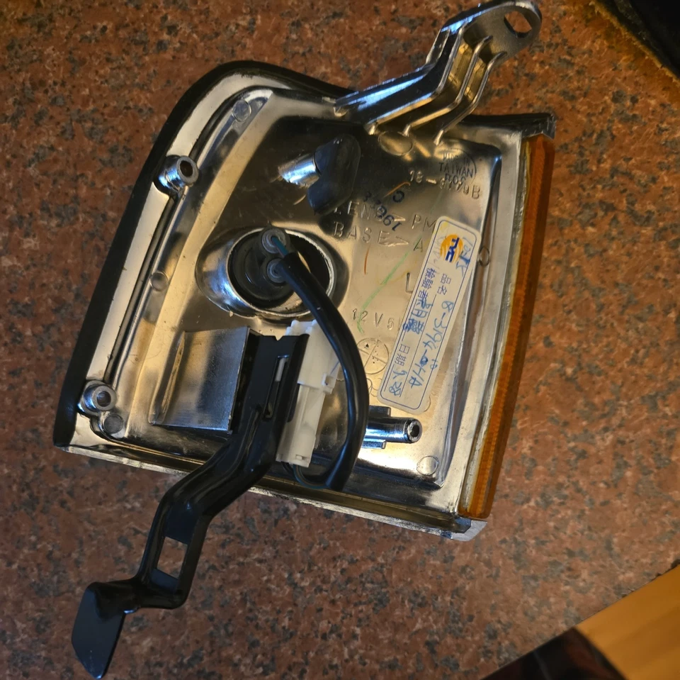 转角信号灯适用于 88-97 五十铃拾音器/91-97 Rodeo(黑色)左驱动器 — 第 4/4 张图片