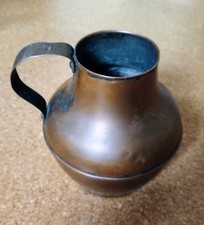 Kupfer Kanne massiv Handarbeit Antik 19 cm hoch 865g schwer Vase mit Henkel alt