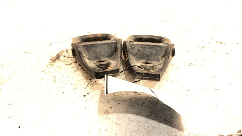 Ford F150 1998 par de ganchos de remolque de parachoques delantero OEM Foto 3 de 4