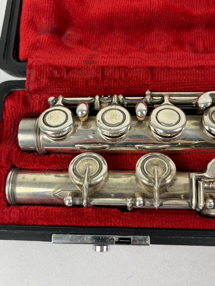 Профессиональная модель флейты YAMAHA YFL-451 серебристая с чехлом - Изображение 2 из 4