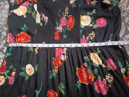 Old Navy Dark Floral Wide Leg Jumpsuit 2X Smocked Flutter Sweetheart Feminine - Picture 9 of 11