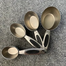 OGGI Stainless Steel 4pc Dry  Measuring Cup Set Oval Rubber Grip