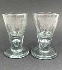 1 v. 2 Spitzkelch/Schnapsglas, bekröntes Monogramm R, Weserbergland, 2.H.18.Jh.