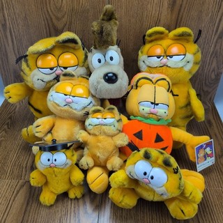 Vintage Garfield Plush Lot of 8 Stuffed Cats Various Sizes Odie Dakin Fun Farm