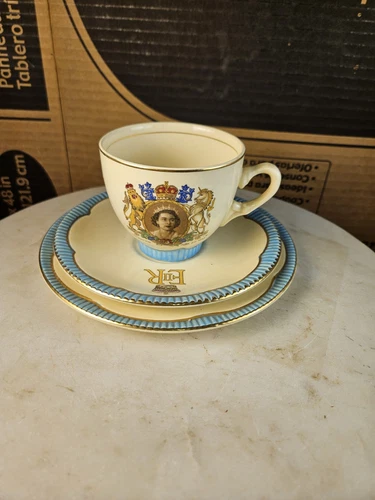 Queen Elizabeth II Coronation Teacup And Saucer Set Clarice Cliff Design England
