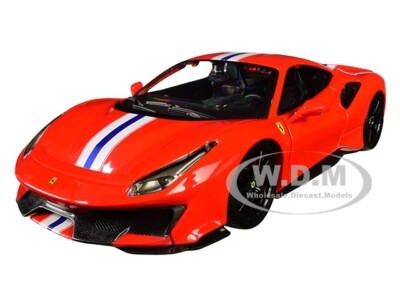 FERRARI 488 PISTA RED 1/24 DIECAST MODEL CAR BY BBURAGO 26026