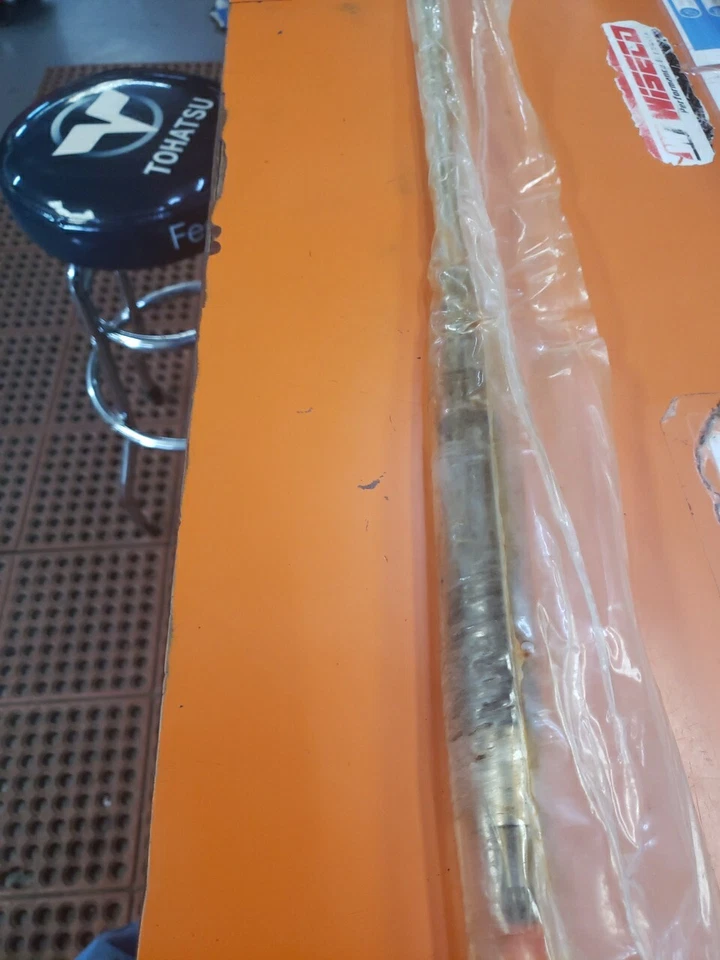 Johnson Evinrude  Drive Shaft 20in  396812  - Image 3 of 3