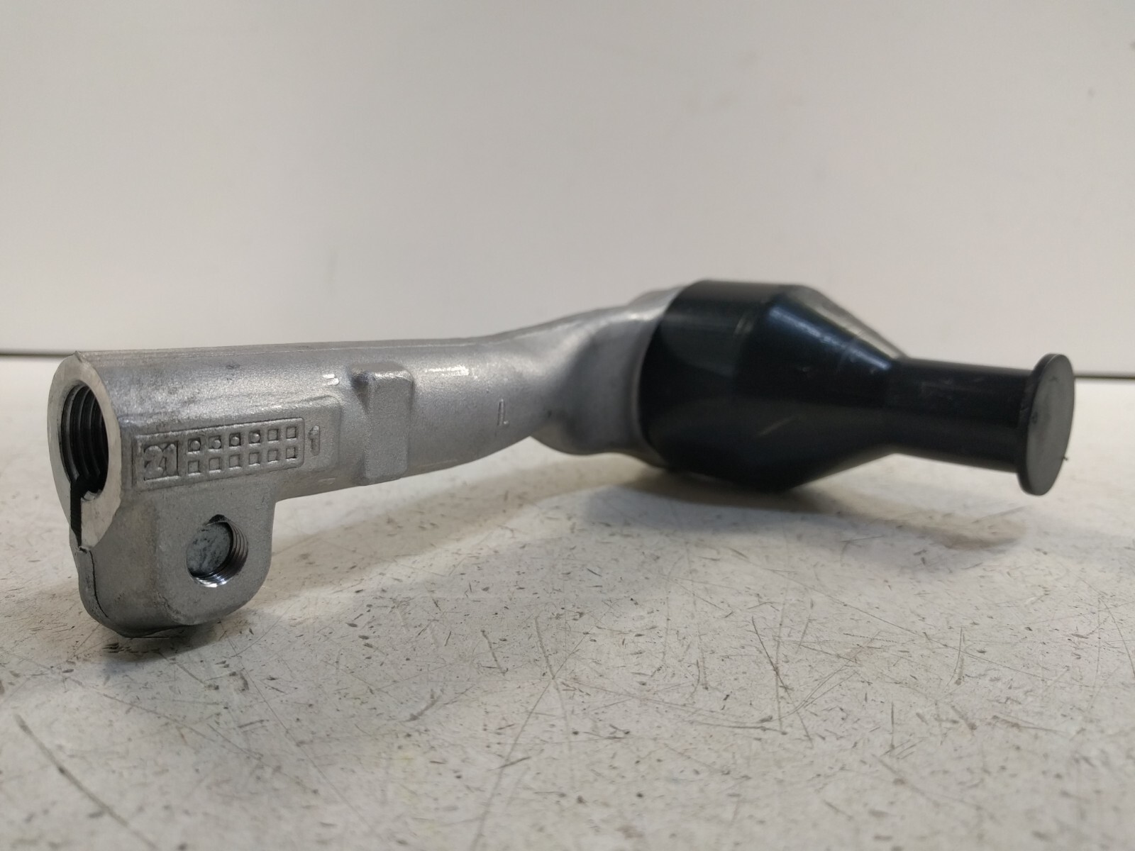 2017-2019 Rolls Royce Cullinan LH Ball Joint OEM 32106880737