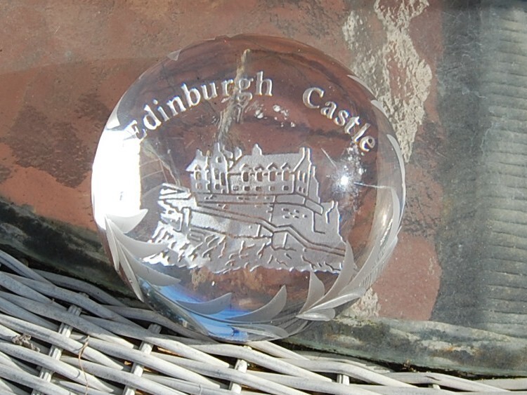 Edinburgh Castle paperweight by Edinburgh Crystal (small chips)