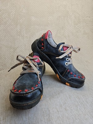 TMA eyes Womens Air Step Walking Shoes distressed Black Leather 6.5 Gently Used