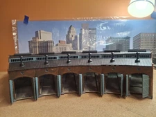 HO 6 STALL HELJAN CON-COR STEAM LOCOMOTIVE ROUND HOUSE B802 LIGHTED 3 INSP PITS