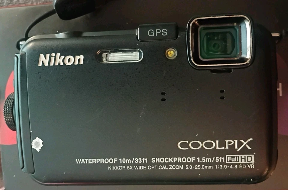 NIKON COOLPIX AW100, Impermeable, Antigolpes, Zoom FULL HD ANCHO Foto 4 de 4