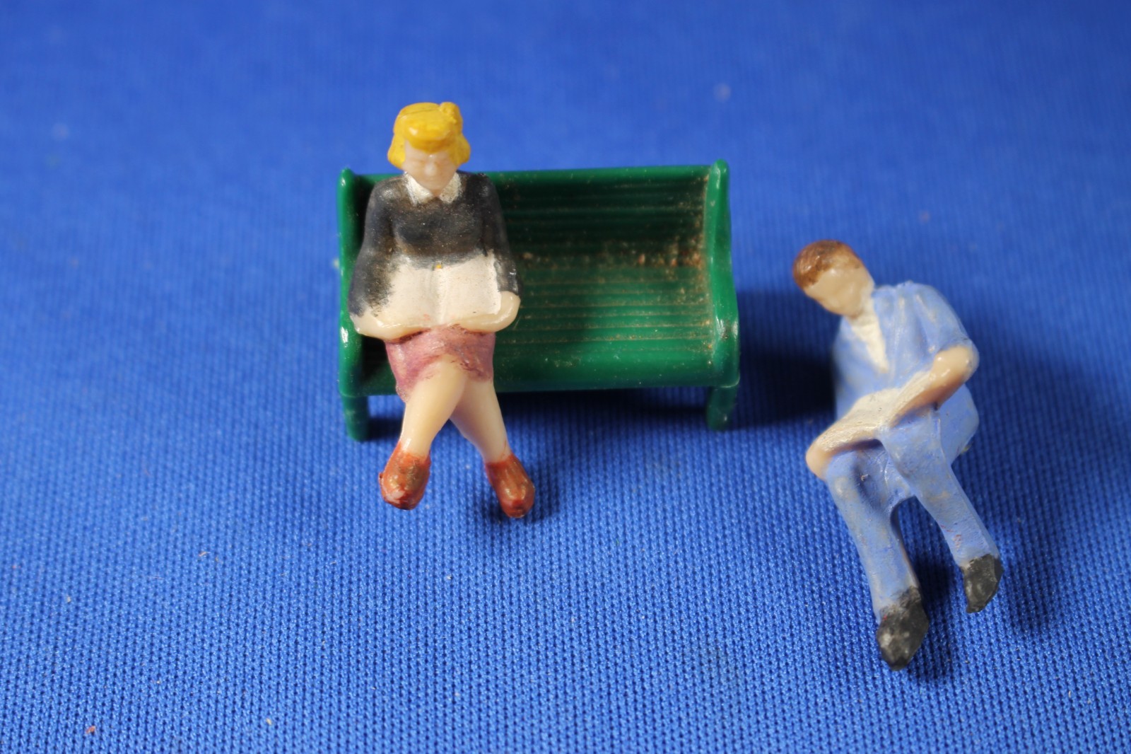 Plasticville - PF-4 Plastic People w/Color Kit - COMPLETE - Excellent++ Citizens