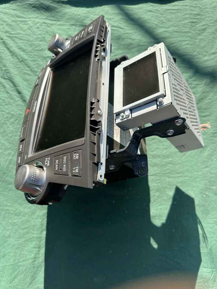 2008-2010 Toyota Highlander Hybrid Navigation Radio Display Screen 86120-48F30 - Image 3 of 4