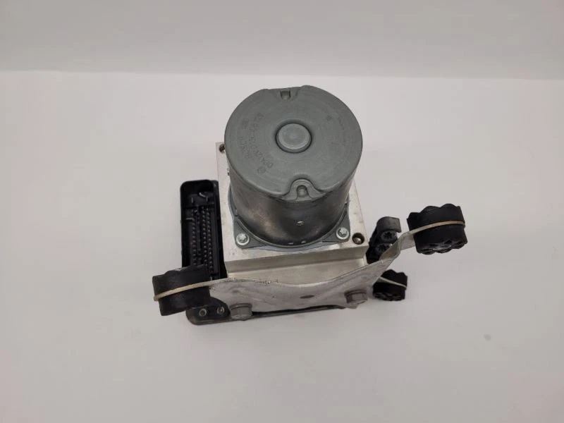 2010-12 BMW 535i GT 750I 750LI Anti Lock Brake Part Assembly RWD - Image 2 of 4
