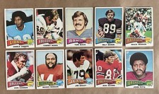 1975 TOPPS FOOTBALL 30 CARD LOT CHARLIE SANDERS/ TOMMY NOBIS/TOM MACK G-VG-EX
