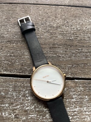 Nixon Kensington Watch Black And Gold Women display picture 3