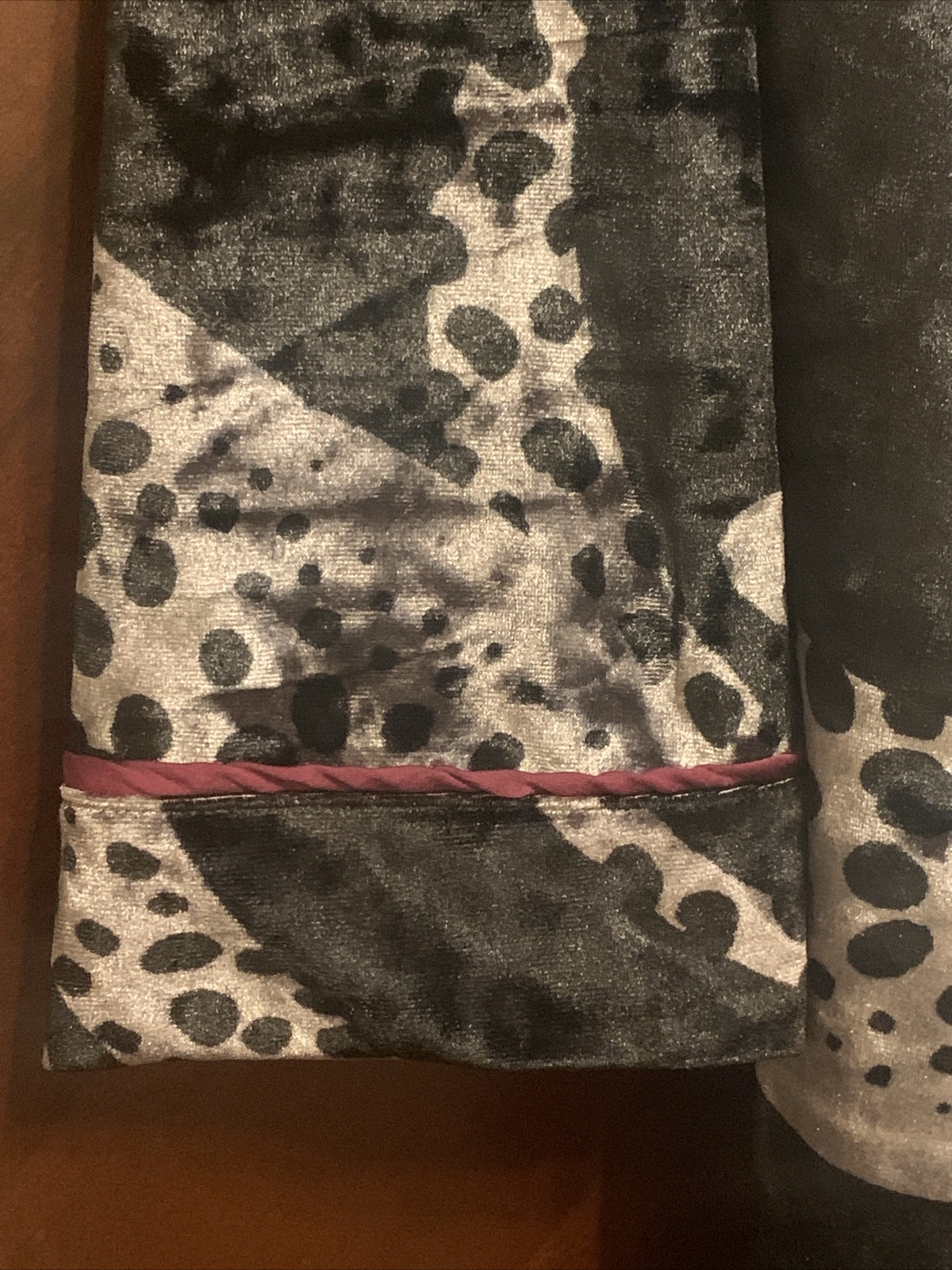 SOFIA INTIMATES Sofia Vergara Velour Pajamas Size… - image 13