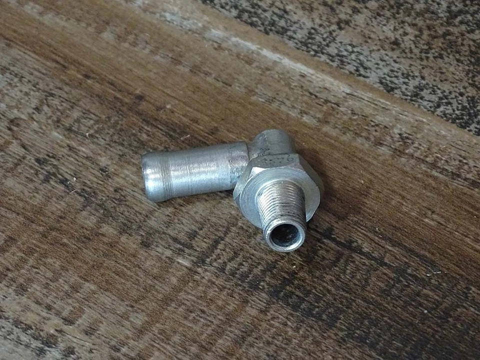 Ferrari топливный насос фитинг Union #100385 365GTB/4 Daytona 365GT4/2 + 2 400GT новый - Изображение 2 из 4