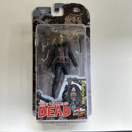 SDCC2015 Skybound Exclusive The Walking Dead Michonne Color & Black/White Bloody - Picture 7 of 8