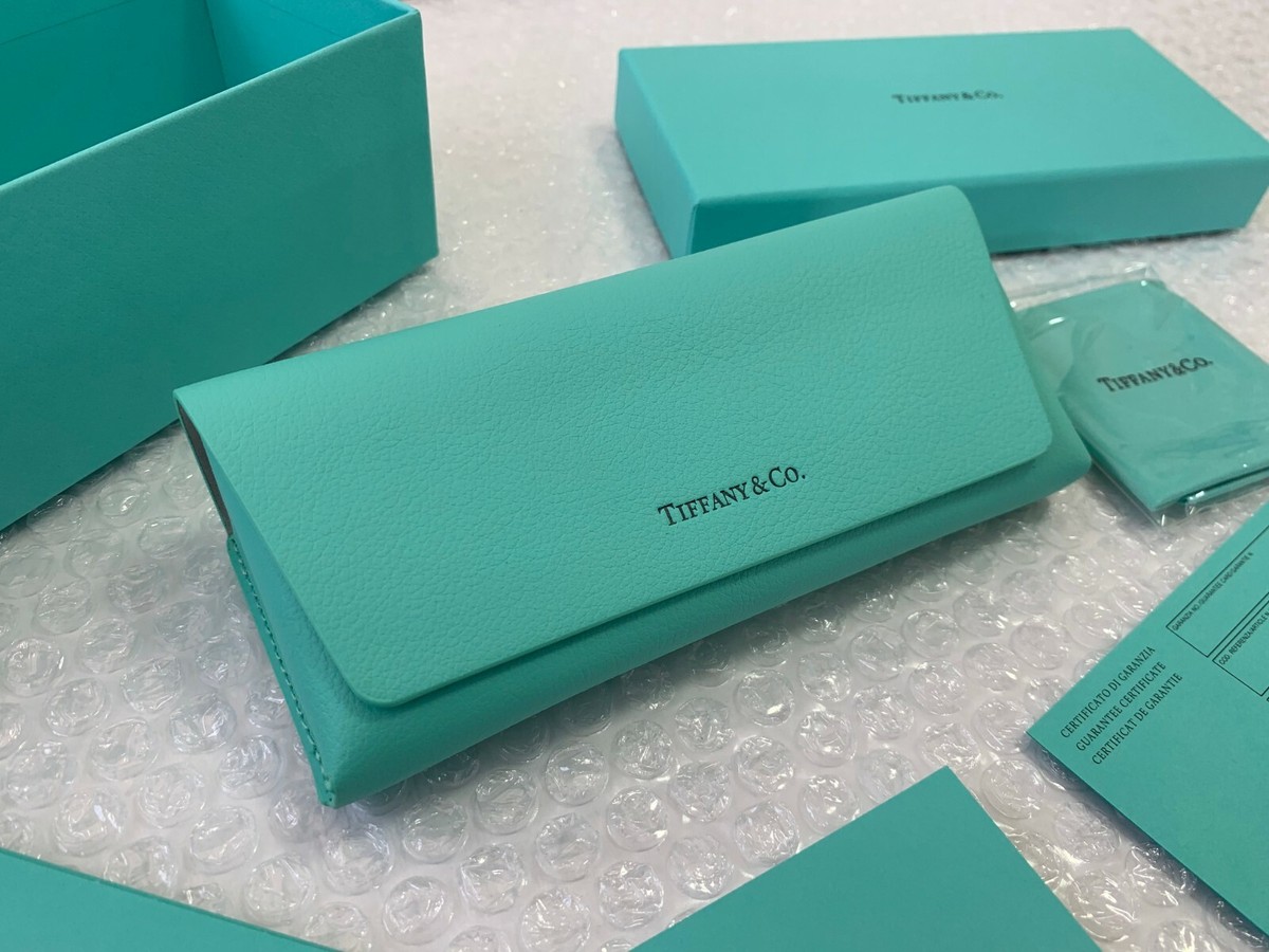 Tiffany & Co. ボックスとポーチ セット Tiffany & Co Ladies glasses Case in box with Tiffany pouch