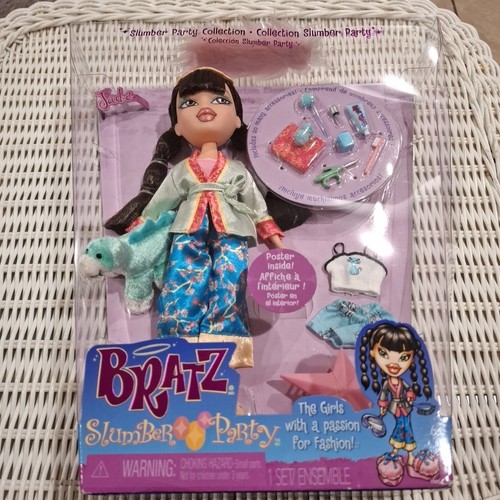 Poupée de mode Slumber Party Jade avec 2 ensembles de pyjamas, peluches et accessoires - Photo 2/3