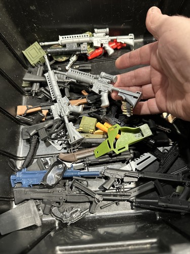 GI JOE 12" Military Action Figures & Accessories Weapons Lot /Locker 1990-2000s - Picture 4 of 24
