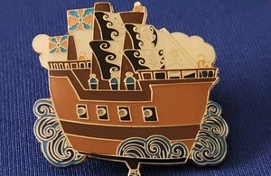 DATE? " SHIP" Special shape hot air balloon pins "S/H COMB"