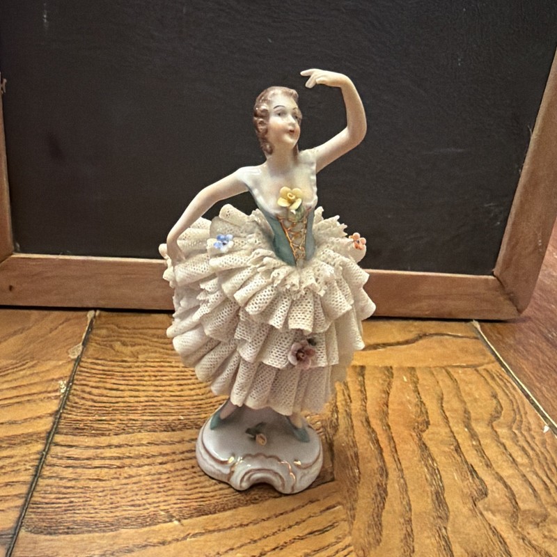 VTG DRESDEN 6 Inch LACE BALLERINA FIGURINE MADE IN GERMANY