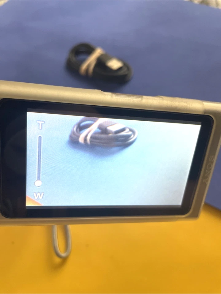 WORKING Sony Bloggie Touch Mobile HD Snap Video Camera** MHS-TS10 ** - Image 3 of 4